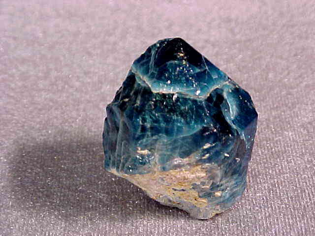 Apatite: Mineral information, data and localities.